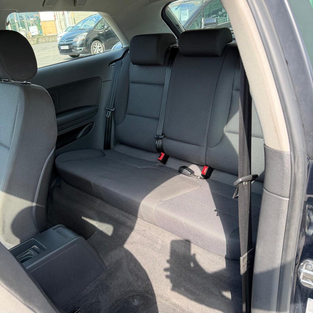 Foto 11 AUDI A3 1,6TDI 105cV 3 puertas