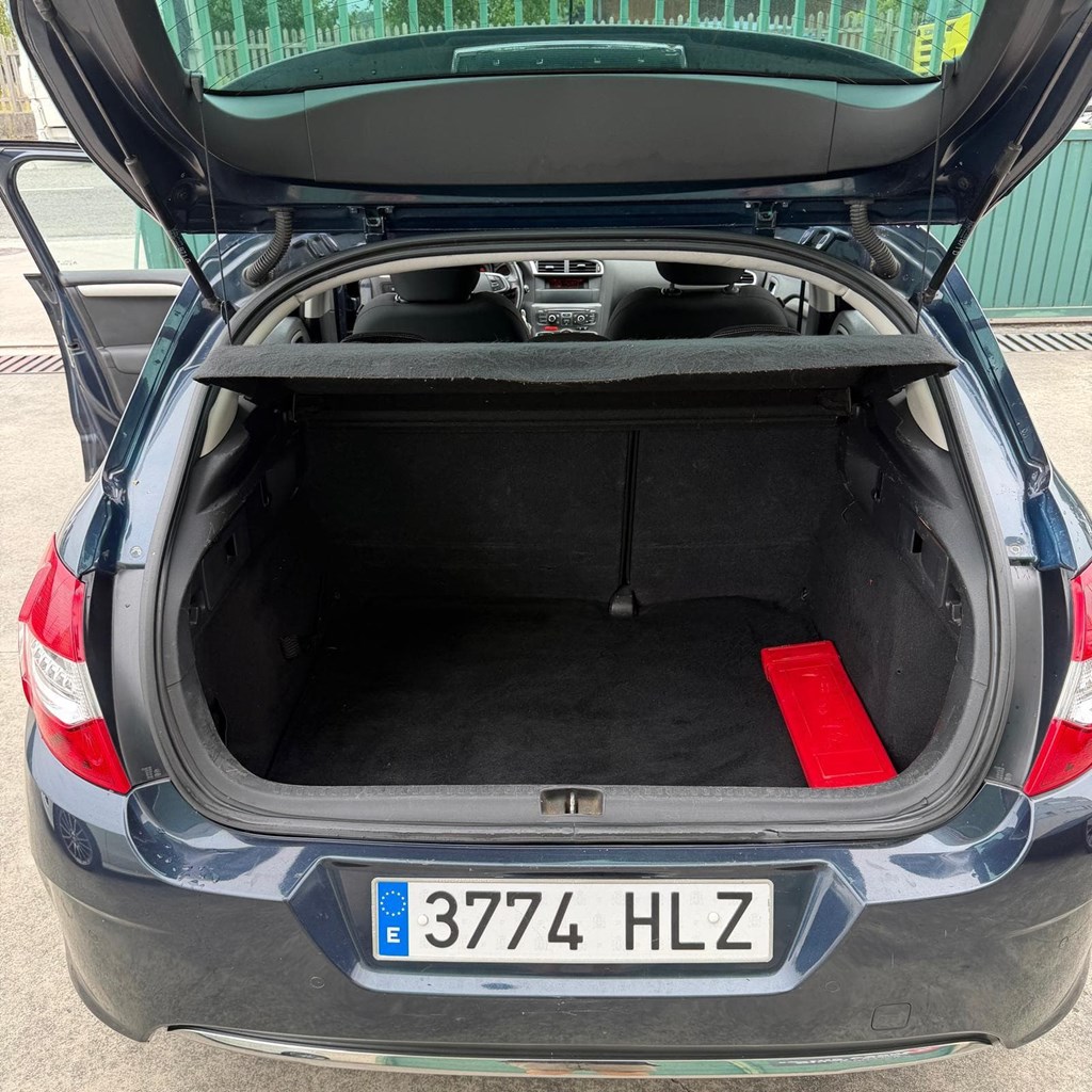 Foto 8 CIKTROEN C4 1,6VTI 120cV 5p