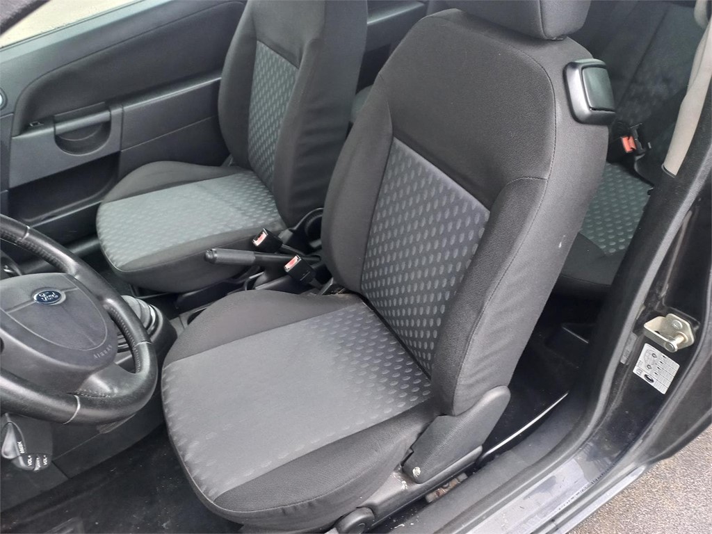 Foto 5 FORD FIESTA 1,4i 80cv 3puertas
