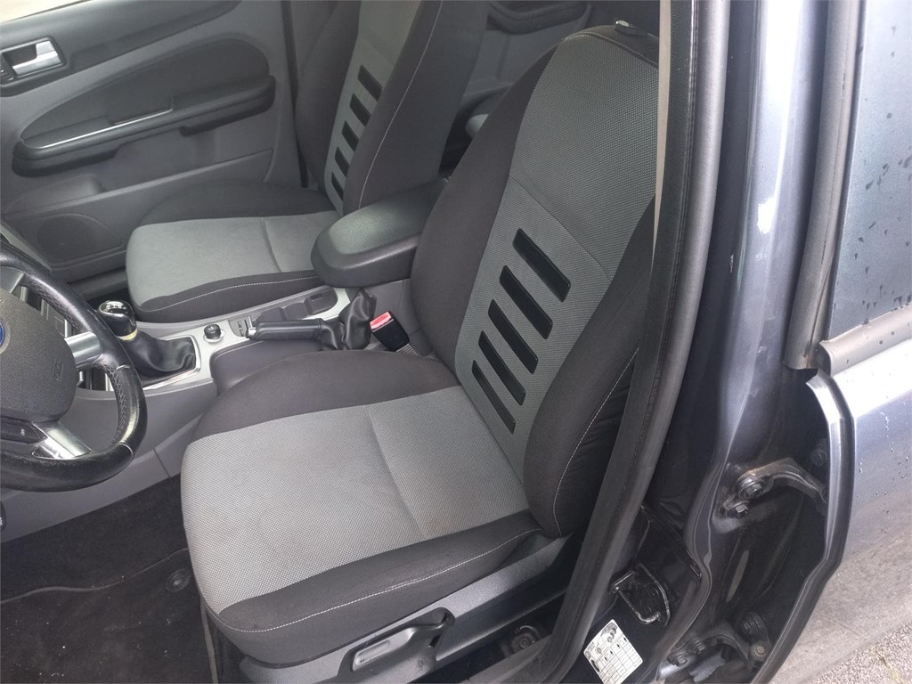 Foto 5 FORD FOCUS 1,6TDci 110cv 5p