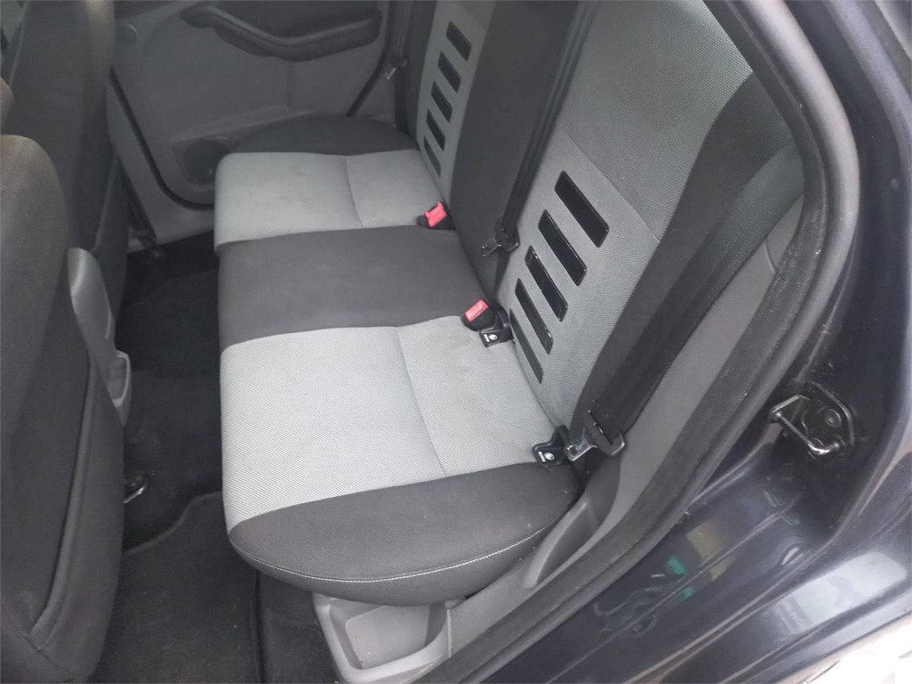 Foto 6 FORD FOCUS 1,6TDci 110cv 5p