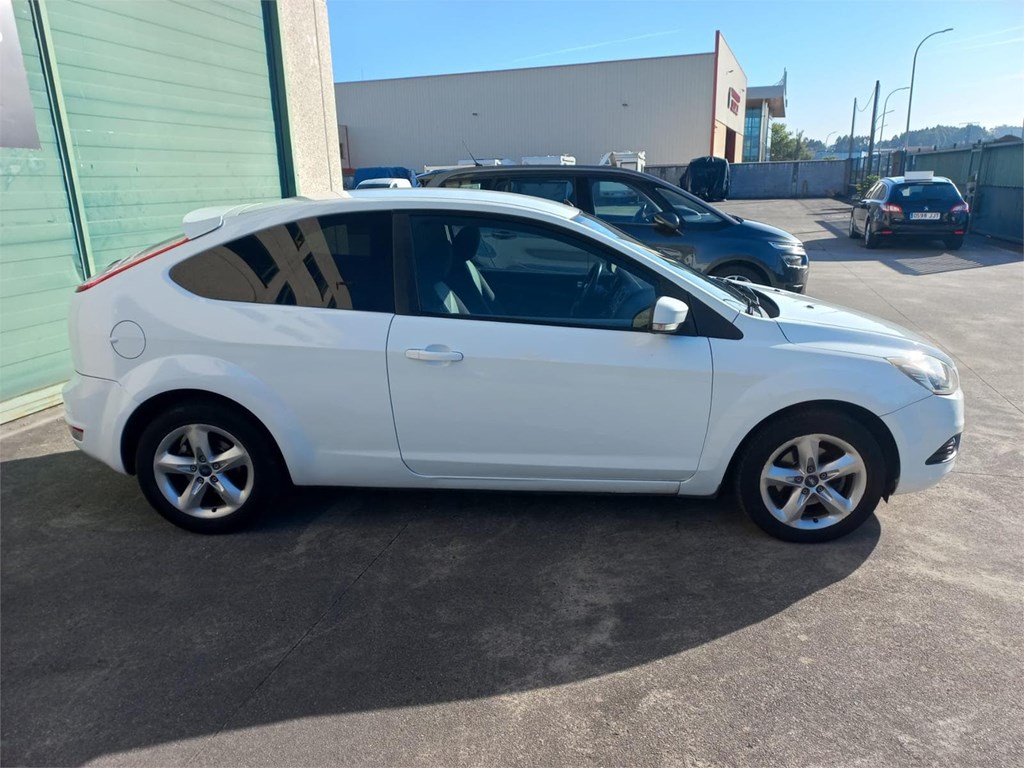 Foto 4 FORD FOCUS 1,6TDci 90cv 3 puertas