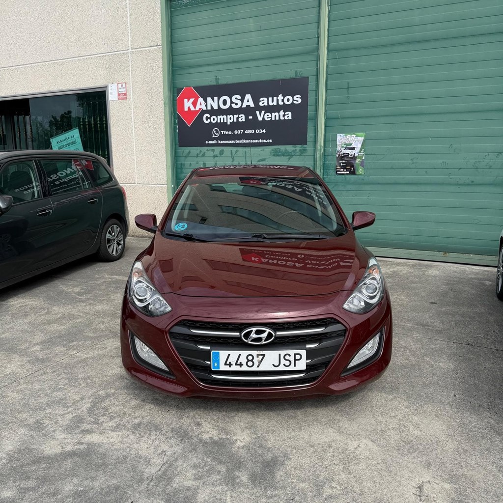 Foto 2 HYUNDAI i30 1,4CRdI 90cv 5puertas