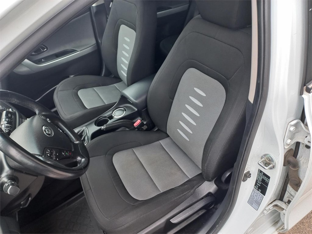 Foto 5 KIA CEED SW 1,6CRdi 128cv Drive