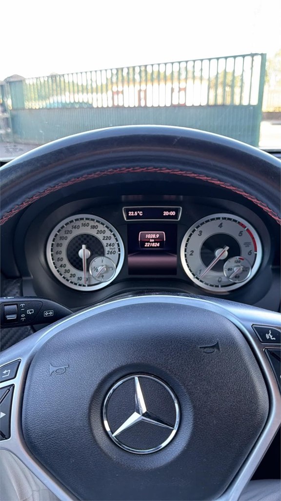 Foto 13 MERCEDES A 180d AMG LINE
