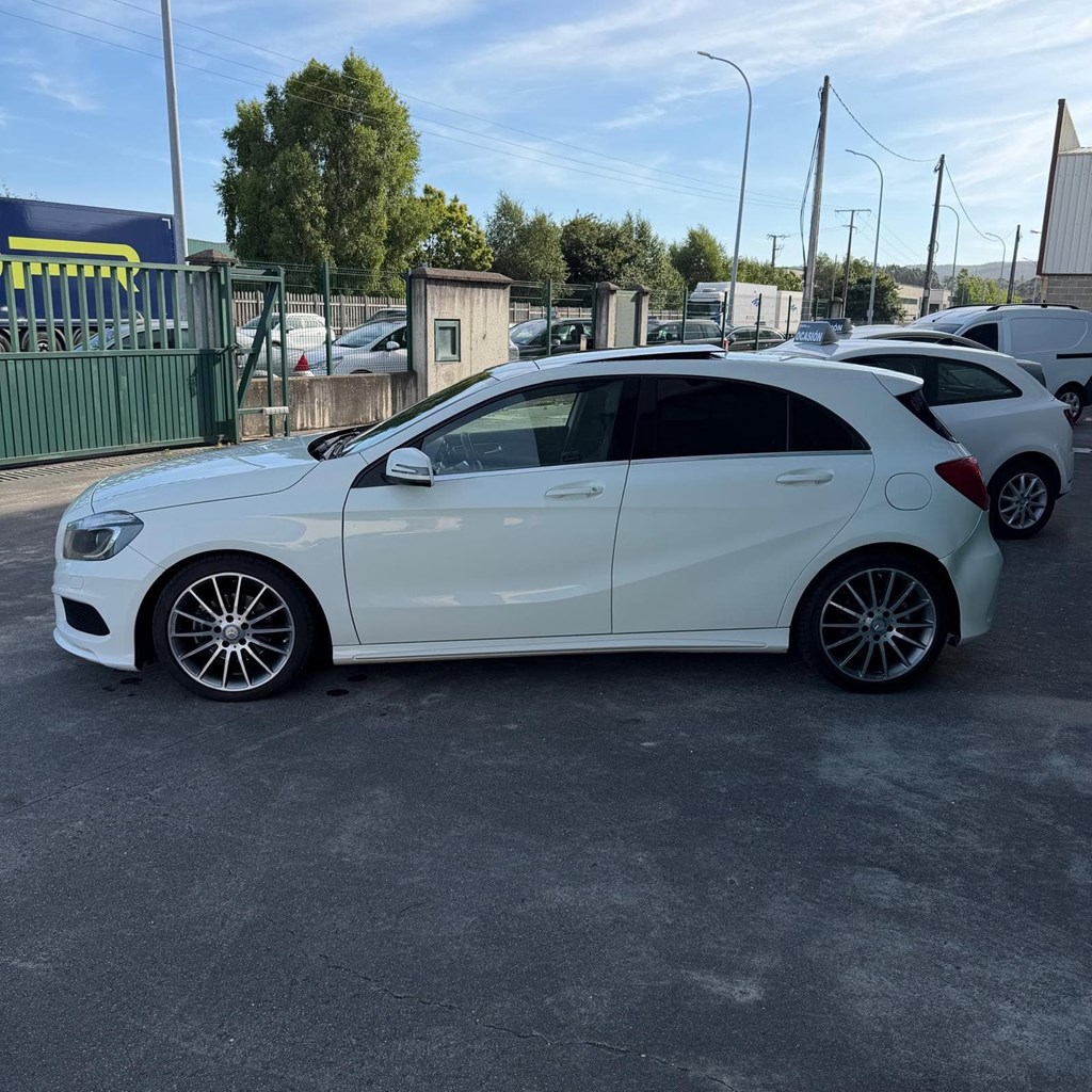 Foto 4 MERCEDES A 180d AMG LINE