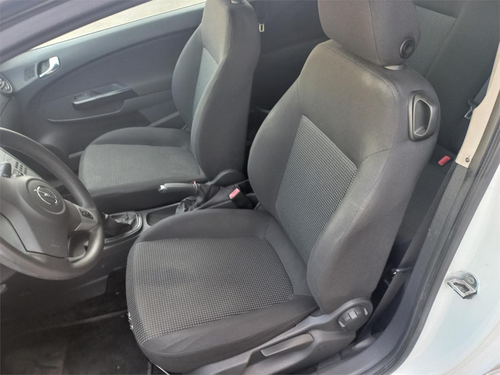 Foto 5 OPEL CORSA 1,3CDti 75cv 3p