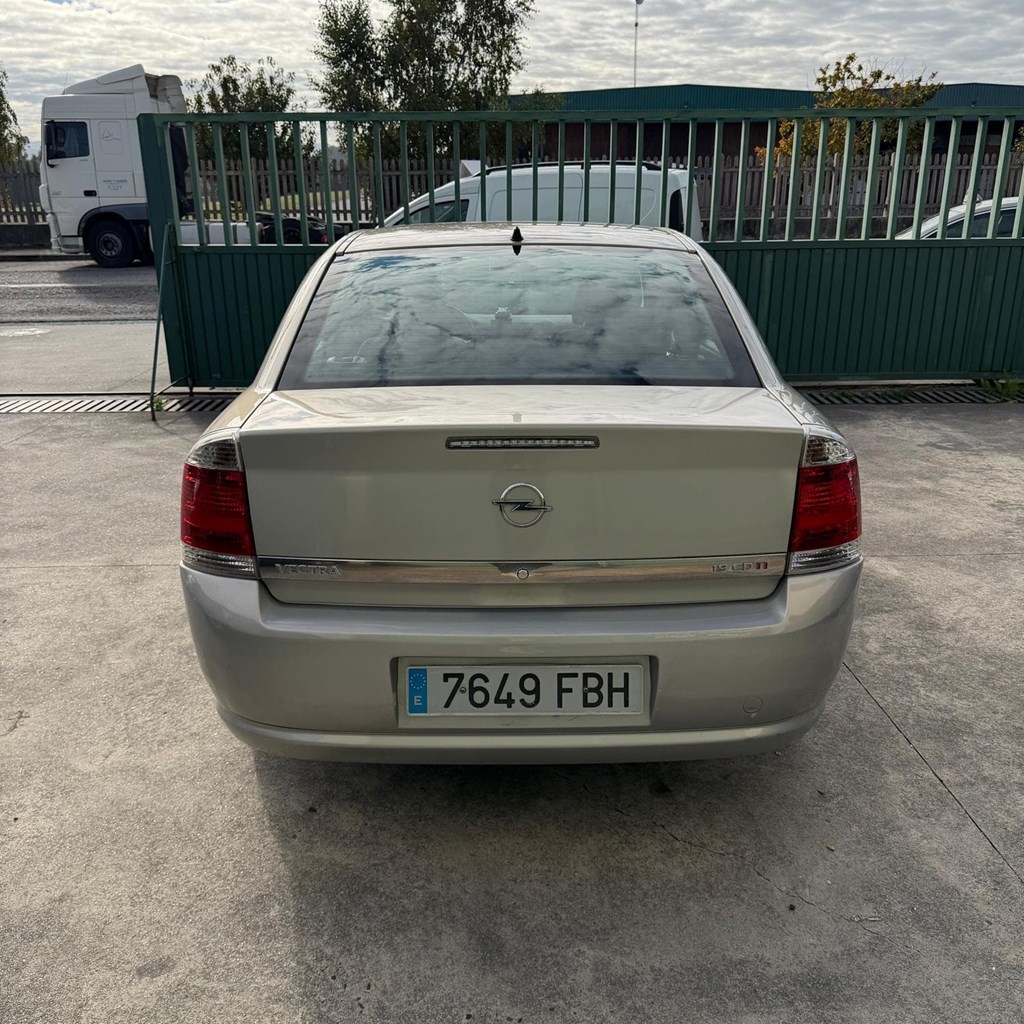 Foto 5 OPEL VECTRA 1,9CDti 150cv AUTOMATICO 4p