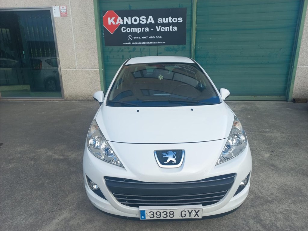 Foto 2 PEUGEOT 207 1,4-VTI 95cv 5 puertas