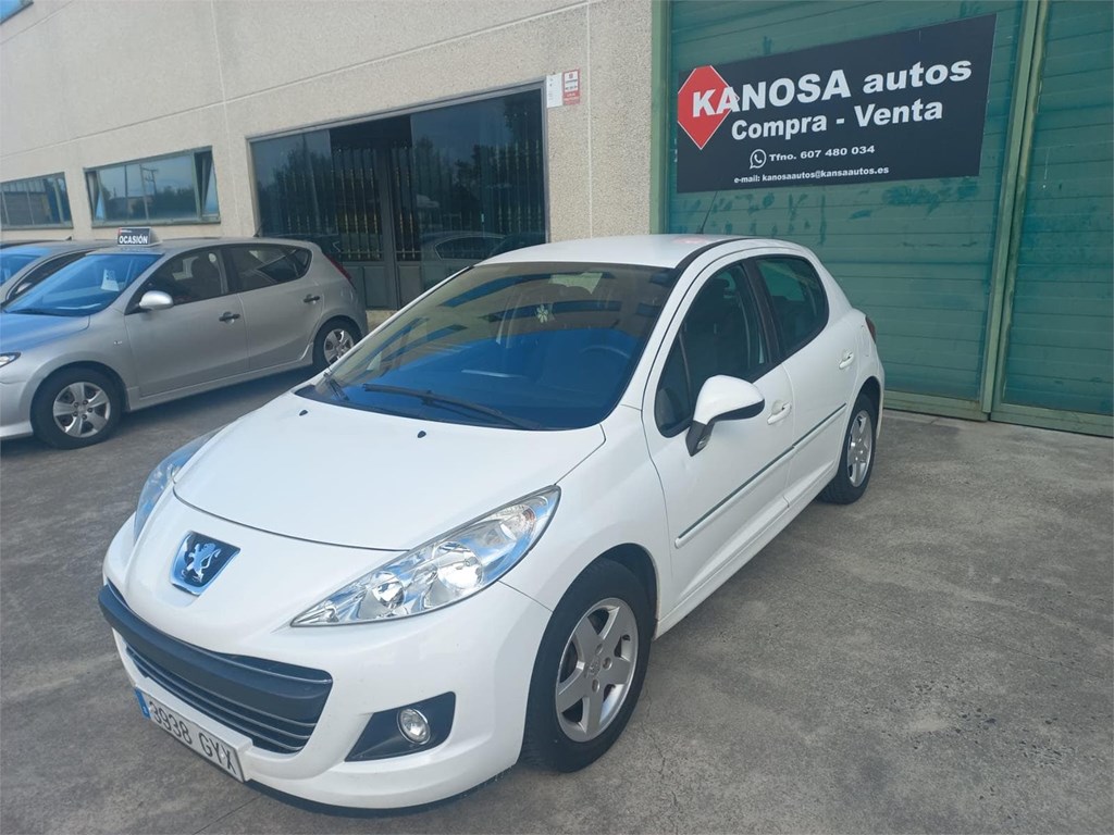 Foto 3 PEUGEOT 207 1,4-VTI 95cv 5 puertas