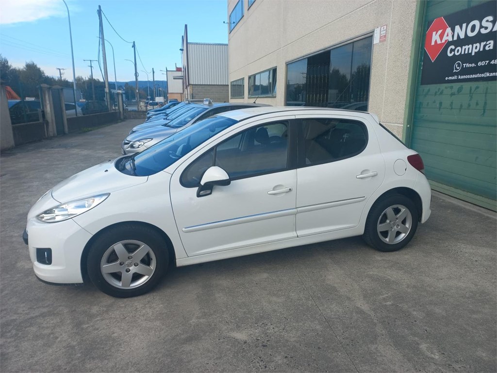 Foto 5 PEUGEOT 207 1,4-VTI 95cv 5 puertas