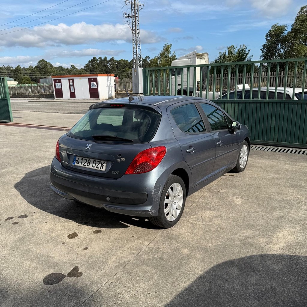 Foto 6 PEUGEOT 207 1,6HDIN 110 5p