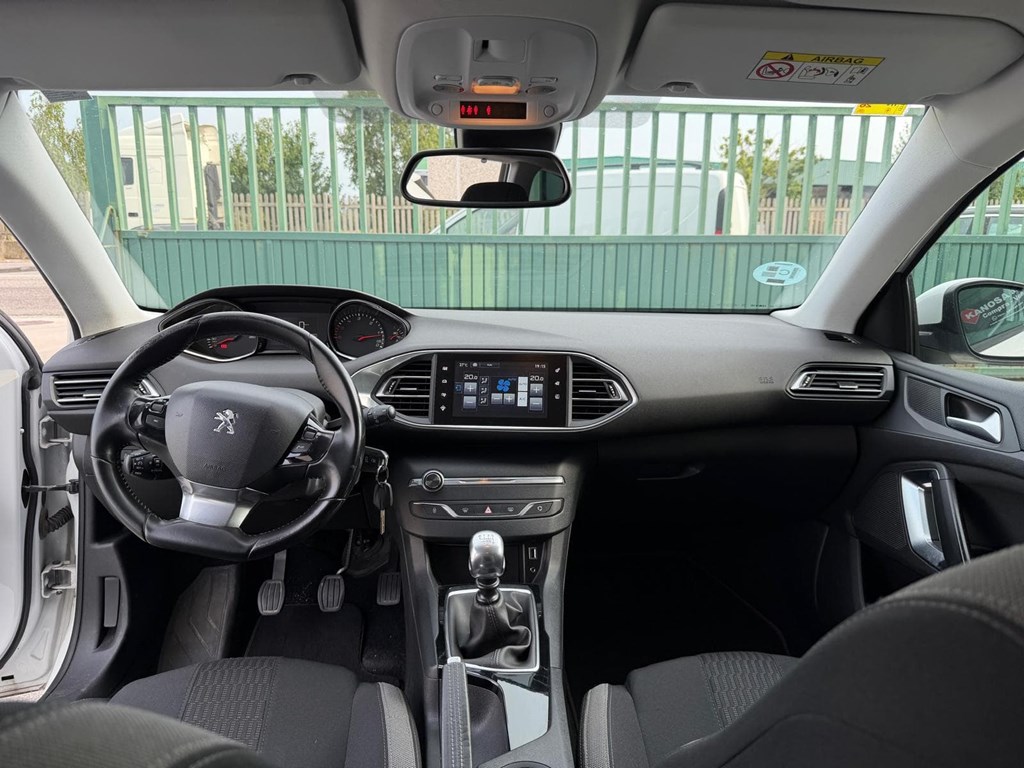 Foto 12 PEUGEOT 308SW 1,6 eHDI 120cv 6 vel.