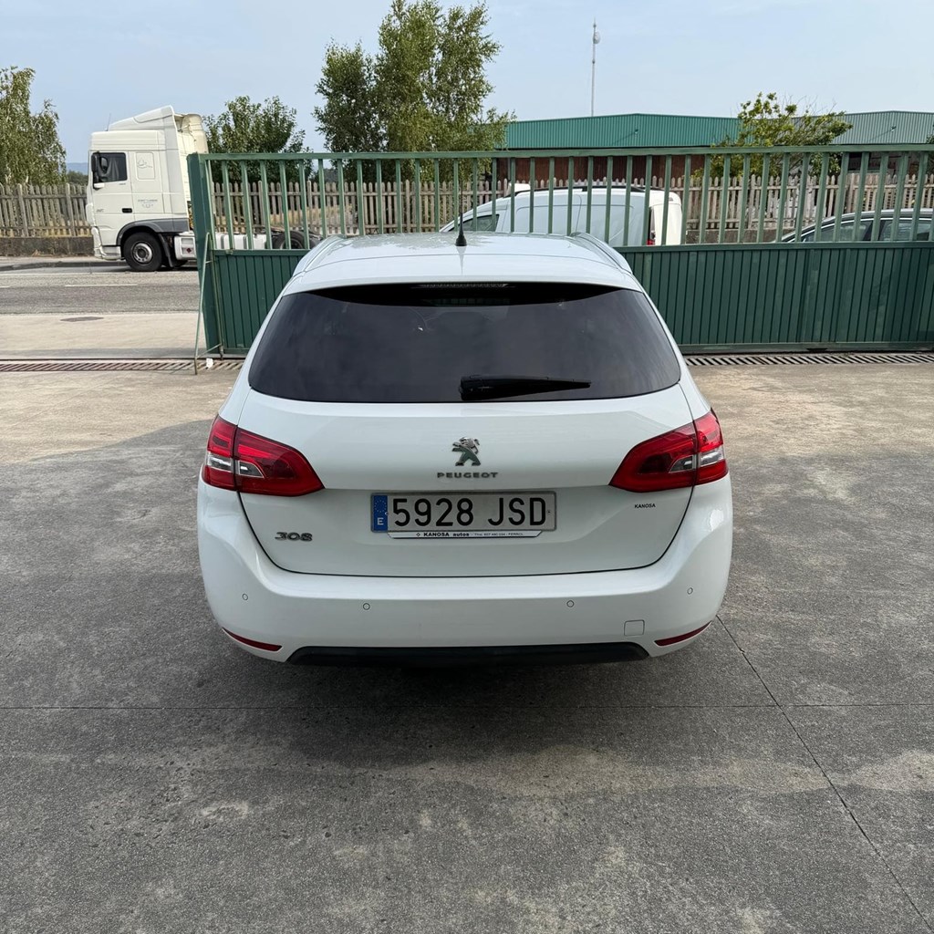 Foto 8 PEUGEOT 308SW 1,6 eHDI 120cv 6 vel.