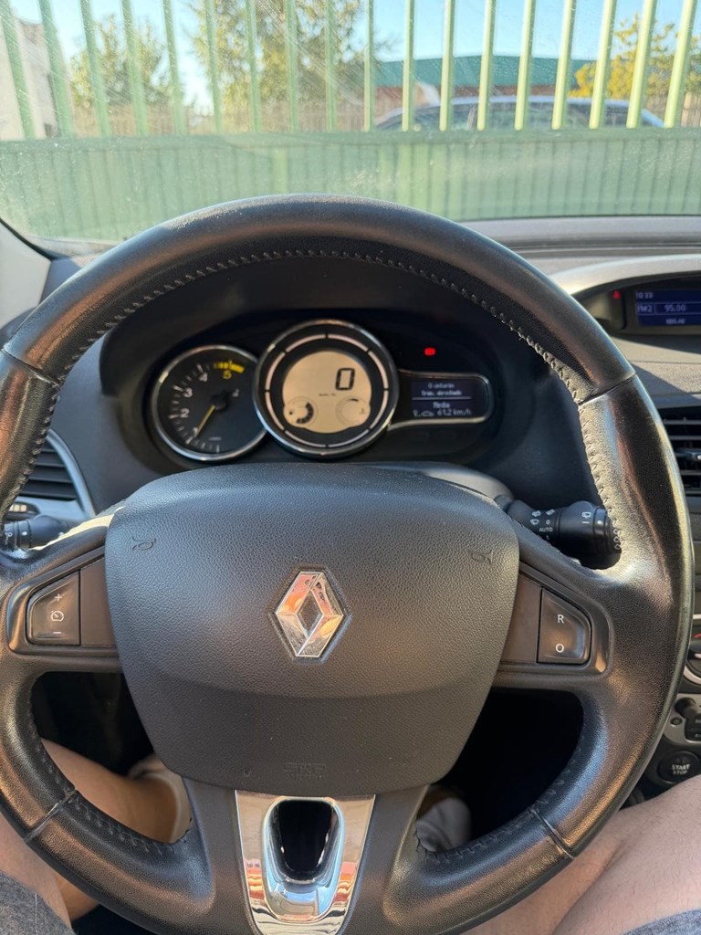 Foto 13 RENAULT MEGANE 1,5dCI 90cv 5p