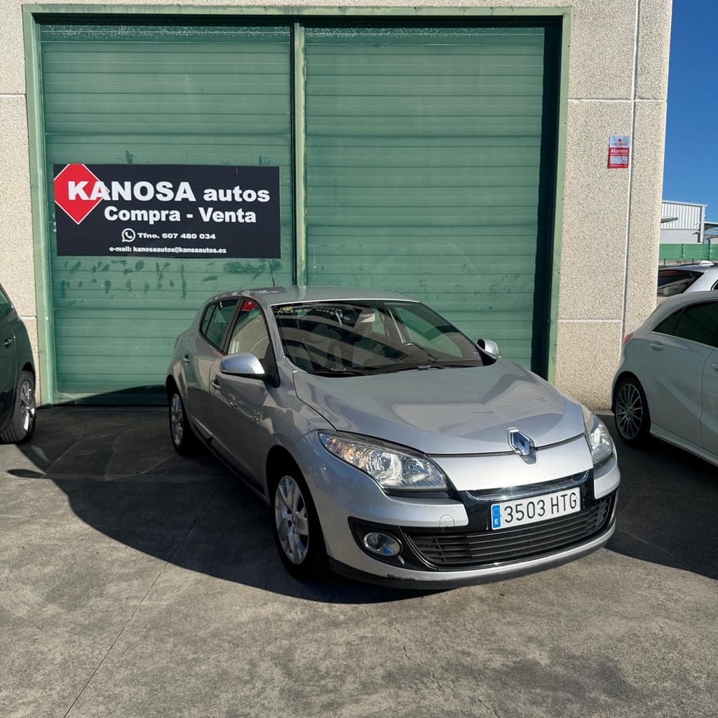 Foto 1 RENAULT MEGANE 1,5dCI 90cv 5p