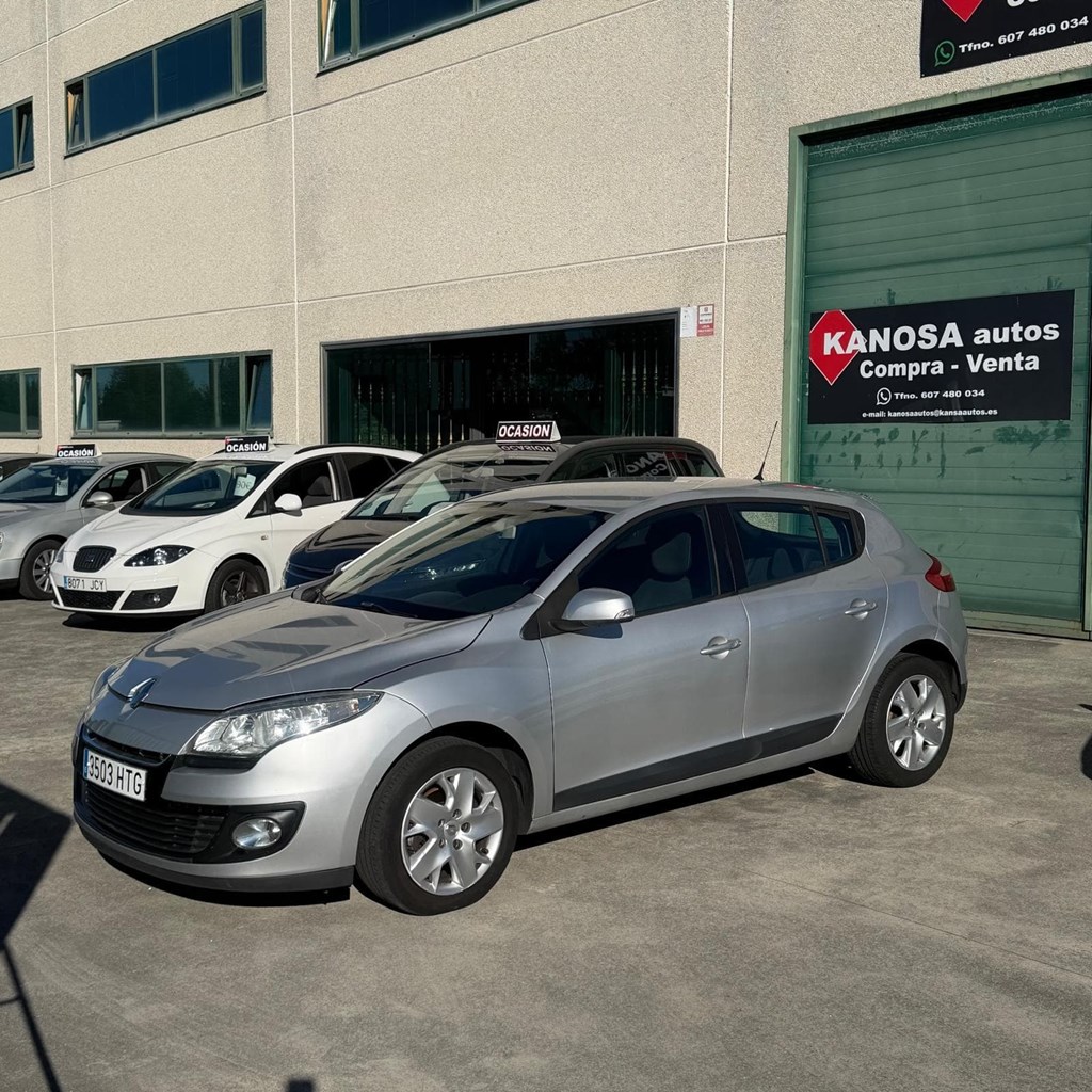 Foto 2 RENAULT MEGANE 1,5dCI 90cv 5p