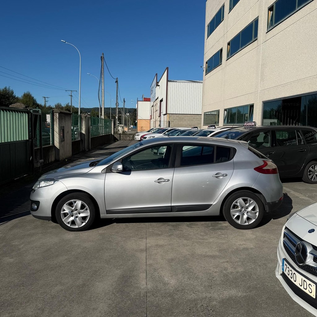 Foto 4 RENAULT MEGANE 1,5dCI 90cv 5p