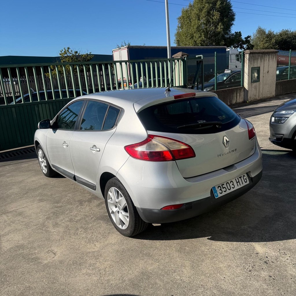 Foto 6 RENAULT MEGANE 1,5dCI 90cv 5p