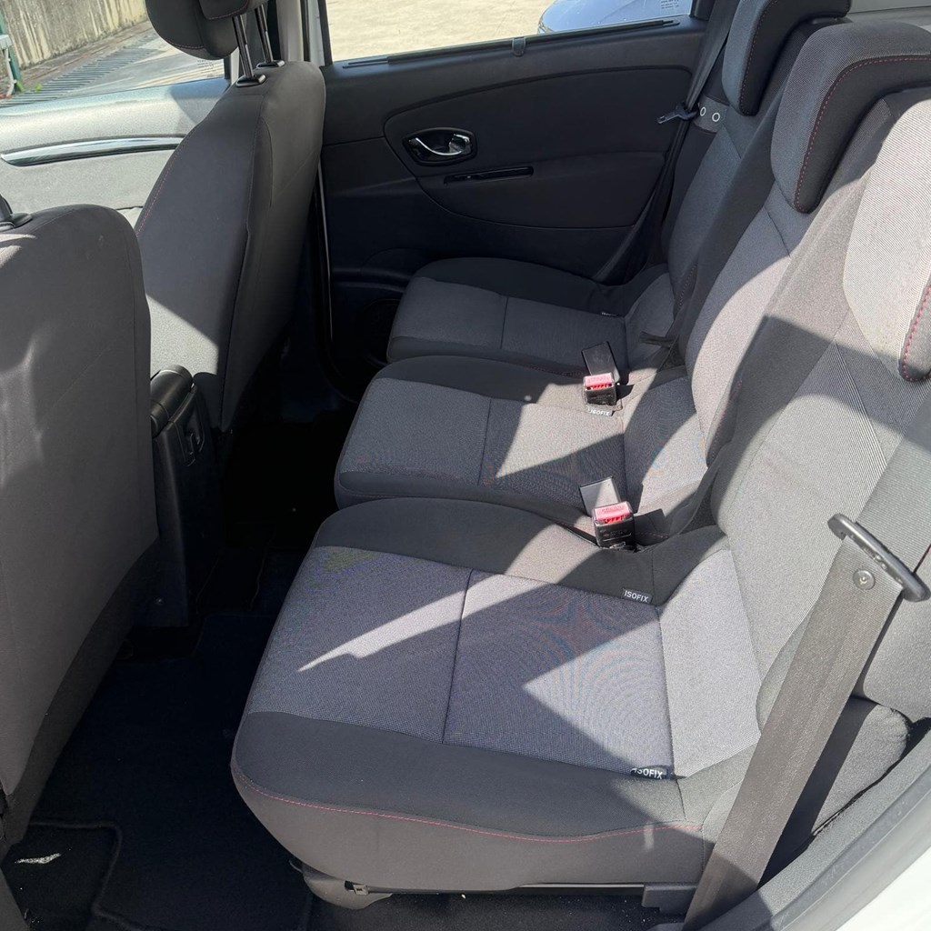 Foto 10 RENAULT SCENIC 1,5dCI 95cv