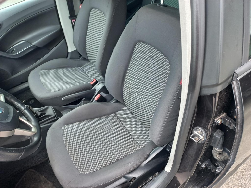 Foto 5 SEAT IBIZA 1 6TDI 90cv 5puertas GOIOD STUFF