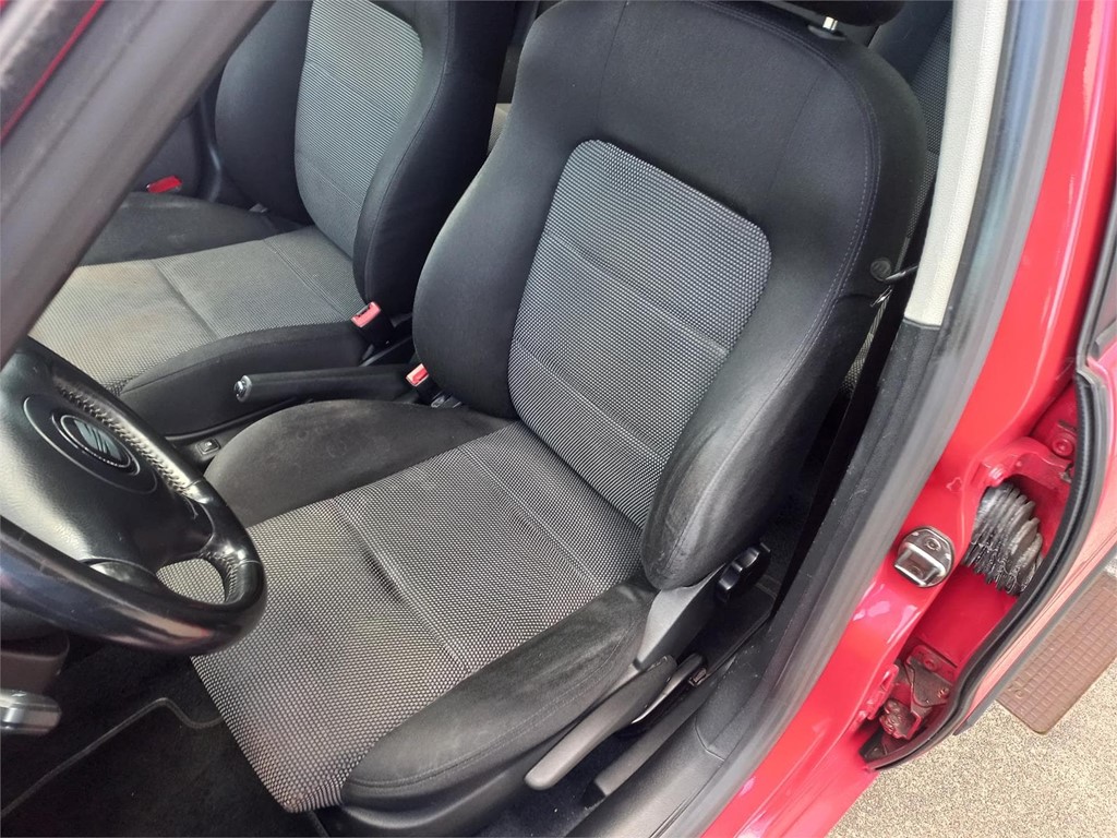 Foto 5 SEAT LEON 1,9TDI 110cv 5P