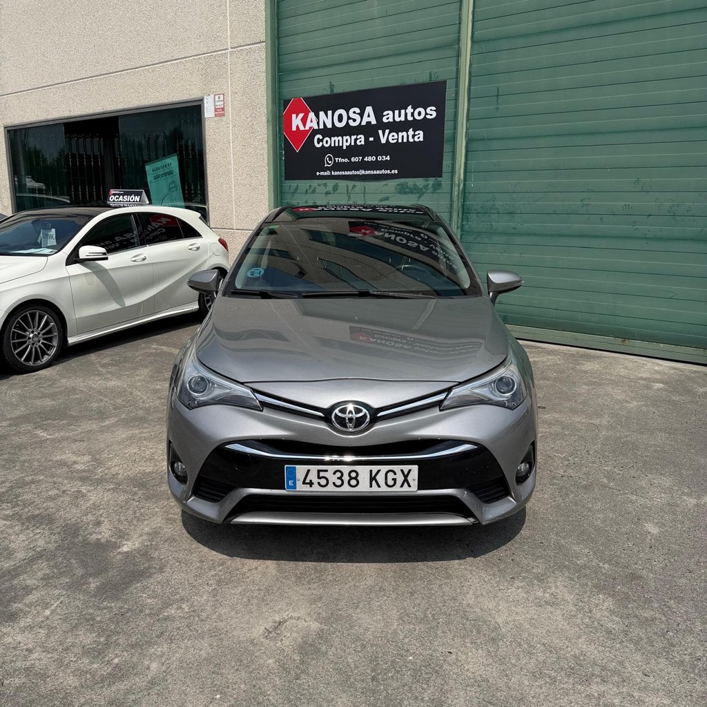 Foto 2 TOYOTA AVENSIS 2,0d D4D 150cv 6vel. SW
