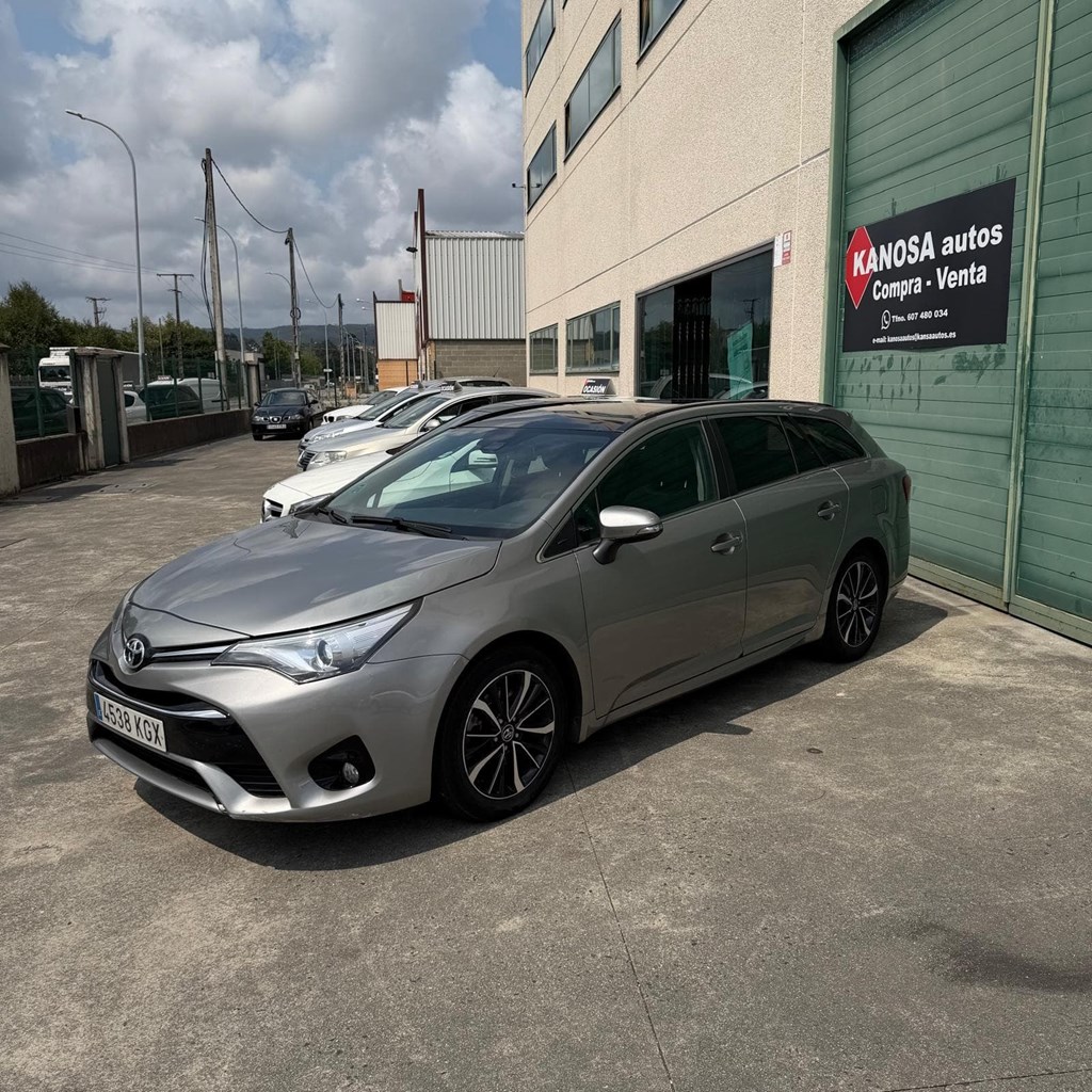 Foto 3 TOYOTA AVENSIS 2,0d D4D 150cv 6vel. SW