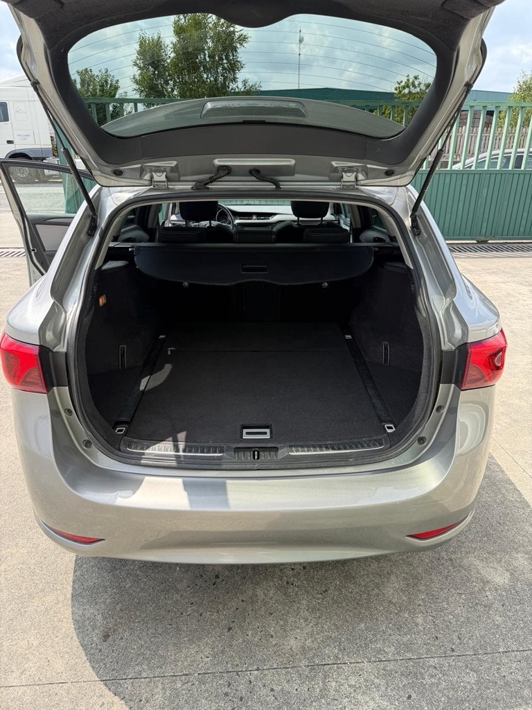 Foto 9 TOYOTA AVENSIS 2,0d D4D 150cv 6vel. SW