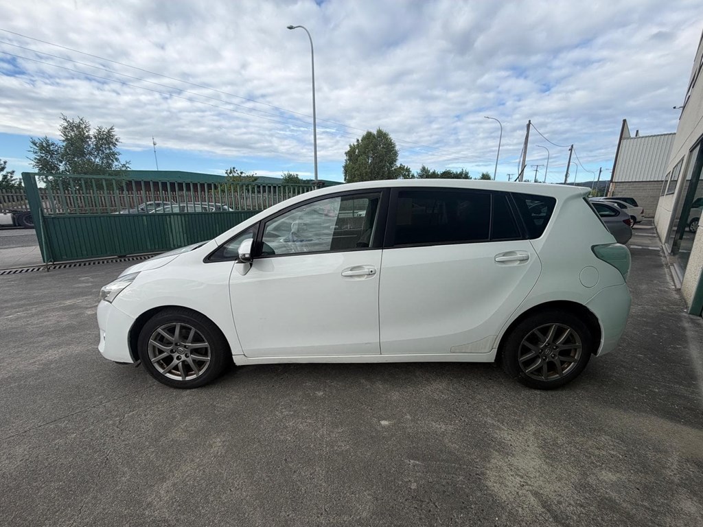 Foto 2 TOYOTA VERSO 2,Od D4D 124cv 5plazas Advance