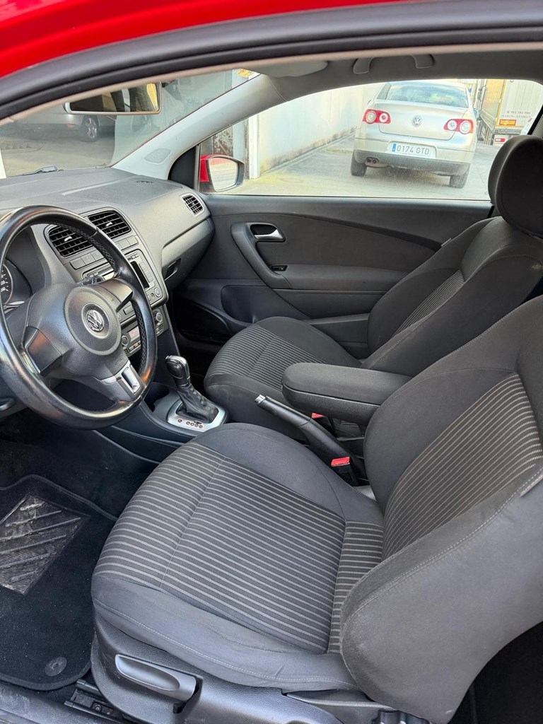 Foto 7 VOLKSWAGEN POLO 1,6 TDI 105 cv DSG (automatico)